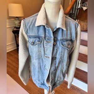 Urban Outfitters BDG‎ Sherpa denim jacket size medium